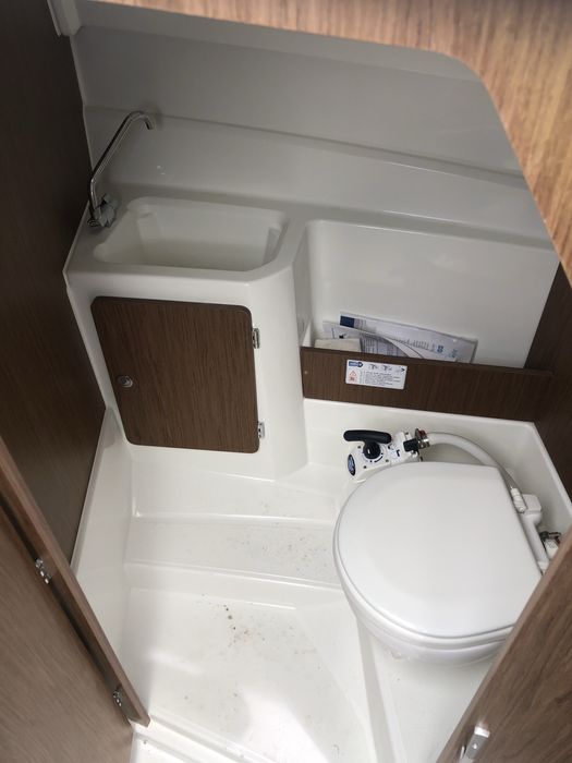 Ambarcatiune Beneteau Antares 7 - 160 ore, echipare completa, peridoc