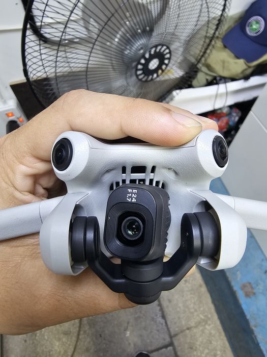 Квадрокоптер DJI mini 4 Pro