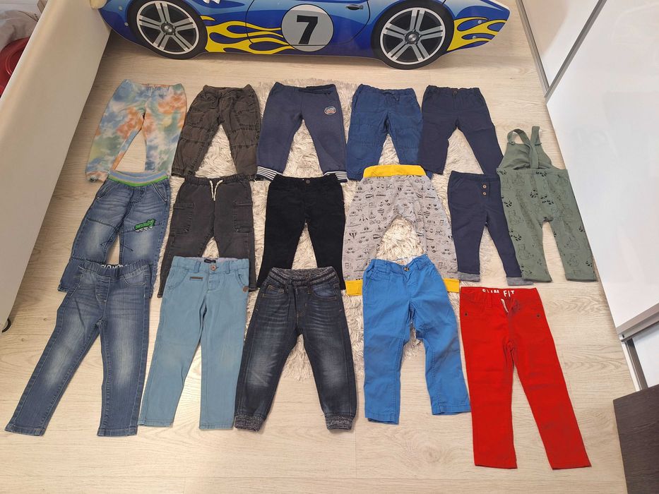 Lot pantaloni mărimea 92cm.