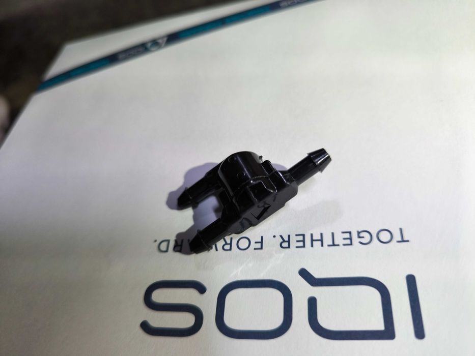 Обратен клапан за миячно на чистачки