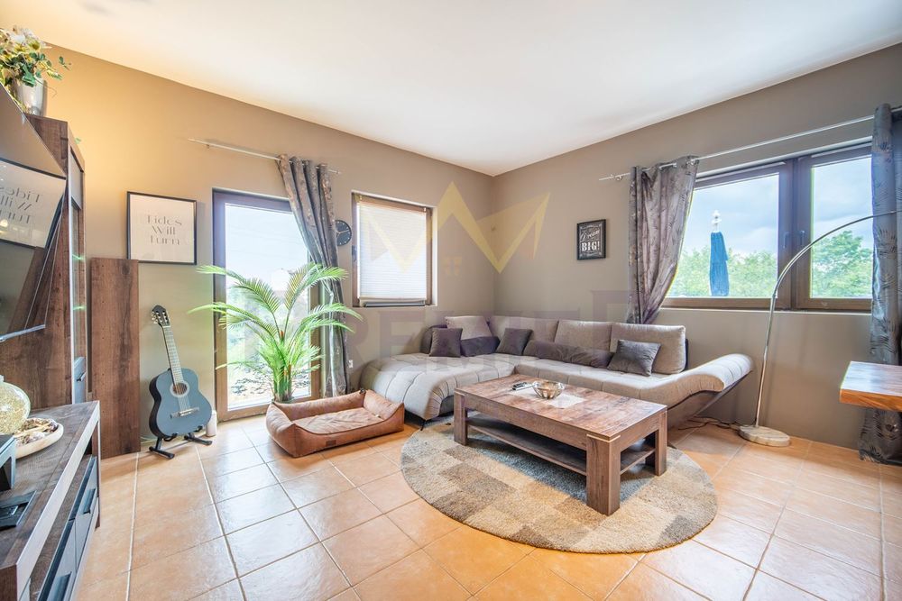 Продава се Къща в Варна, Изгрев - 180 кв.м за 1131 €/кв.м - Снимка #11