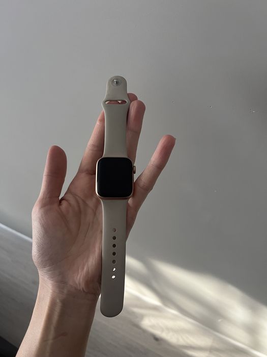 Продам Apple Watch