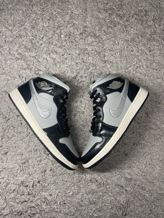 Air Jordan 1 Mid "Black Metallic Silver"