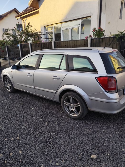 Vând Opel Astra h 1.7 cdti