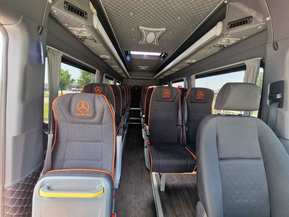 Predare leasing Mercedes Sprinter minibus 20+1 locuri