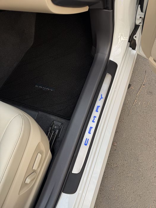 Продаю свою Toyota Camry 70 гибрид 2.5 литра