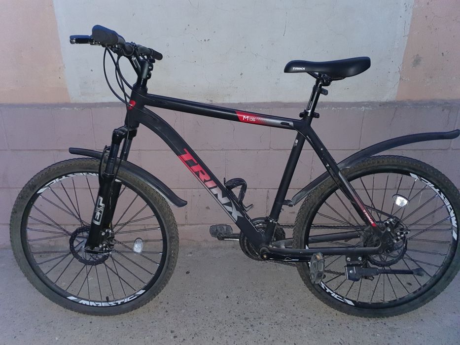 Продаю почти новый велосипед Trinx M136. Передачи японский Shimano.