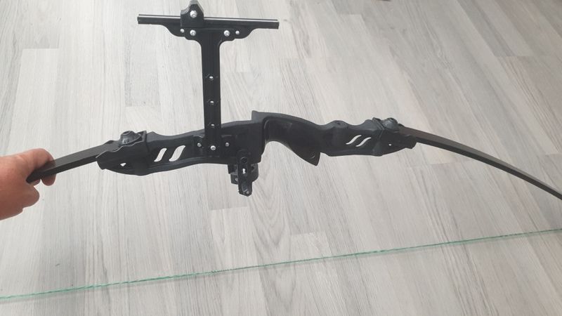 НОВ Лък спортен метален комплект с една стрела