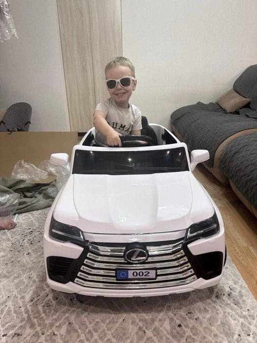 Продам детскую машину