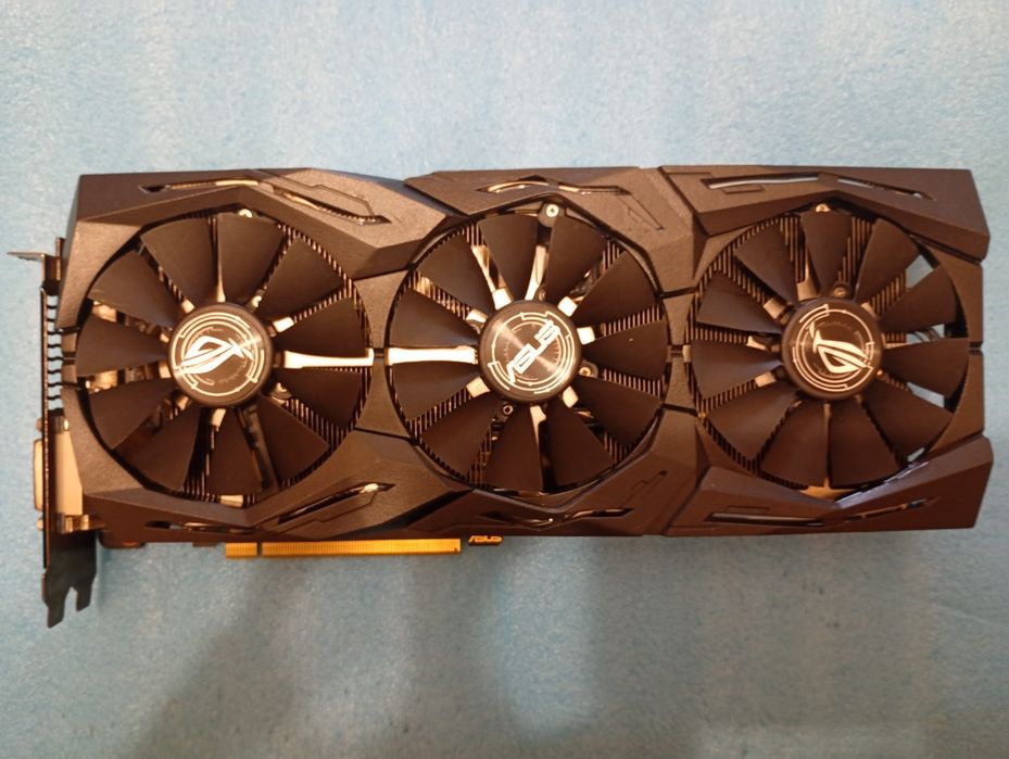 Vând placa video ASUS ROG STRIX  RX 580 de 8 gb preț 650 lei