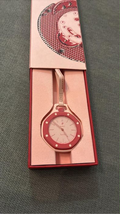Audemars Piguet x Swatch часовници