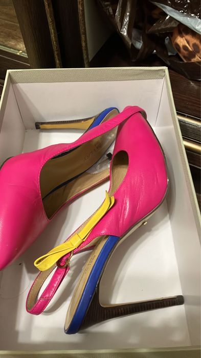 Босоножки Loretta Very