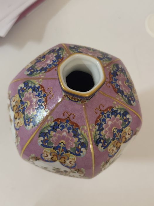 Декоративная керамическая ваза