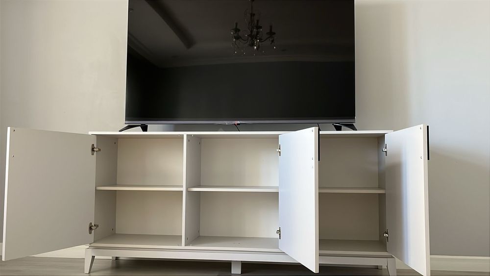 Продаётся стильная тумба под ТВ