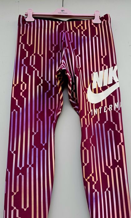 Nike оригинален дамски клин Хл размер