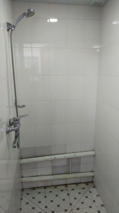 Arenda kvartira Hostel Chorsu metro va bozoriga yaqin joylashgan