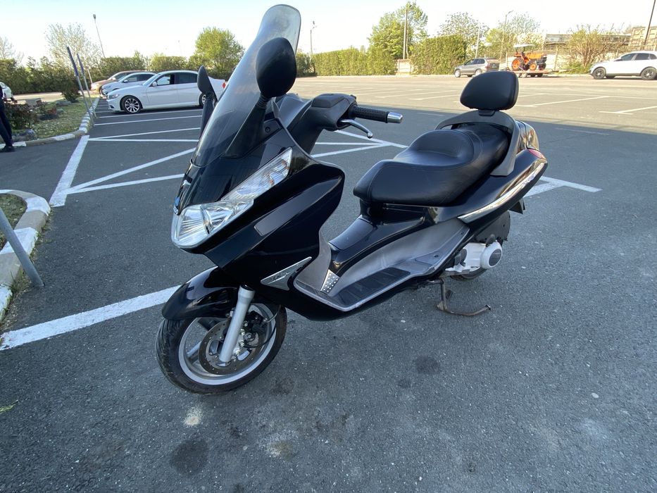 Scuter Piaggio 200 x8