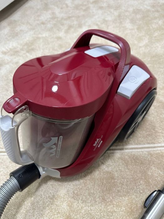 Пылесос в отличном состоянии Tefal