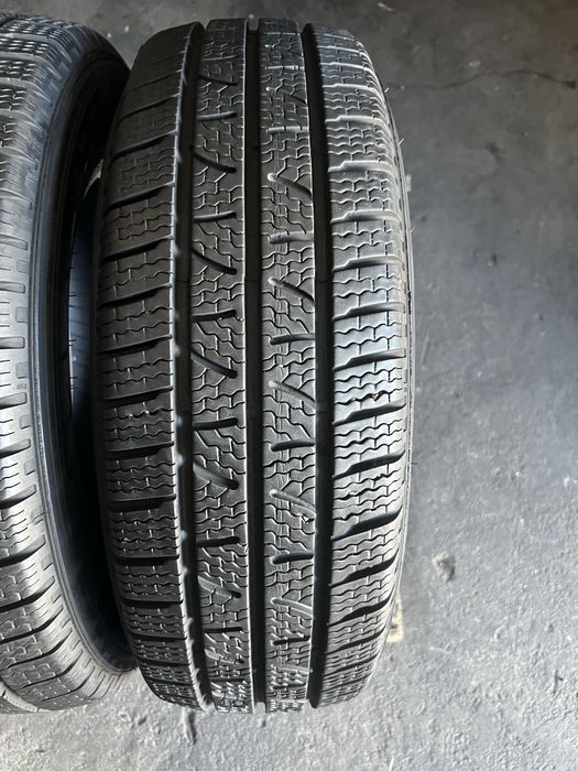 2 anvelope iarna 205/65/16C Pirelli 8 mm!