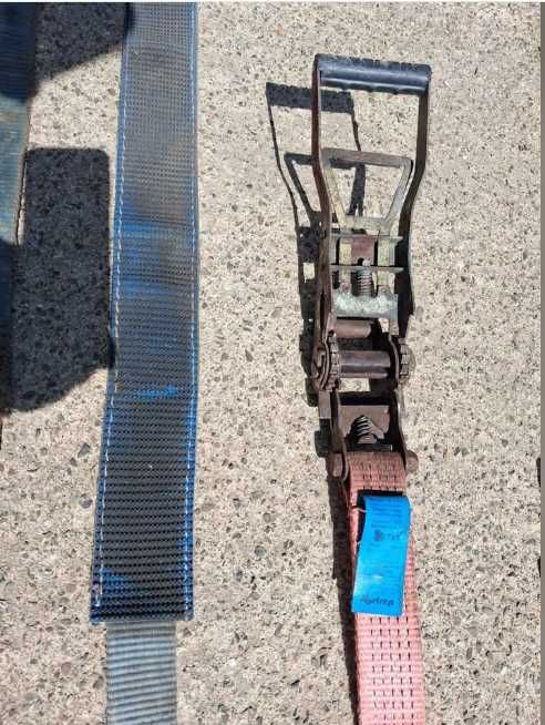 Vând chingă fixare auto pe platformă