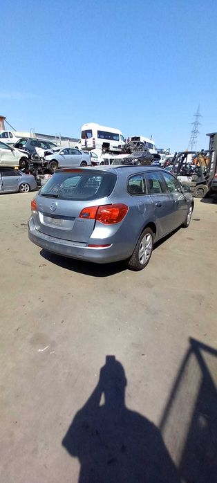 OPEL ASTRA J  an 2011 Dezmembrez/Dezmembram
