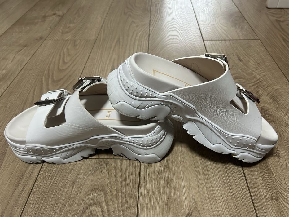 Сандали  N°21 -размер 37