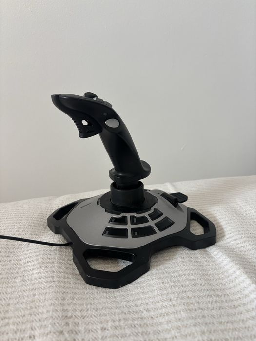 Joystick logitech extreme 3d pro