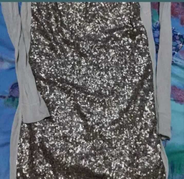 Rochie casual cu paiete aurii