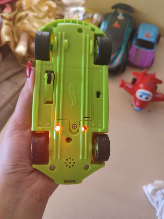 Различни коли. Hot wheels