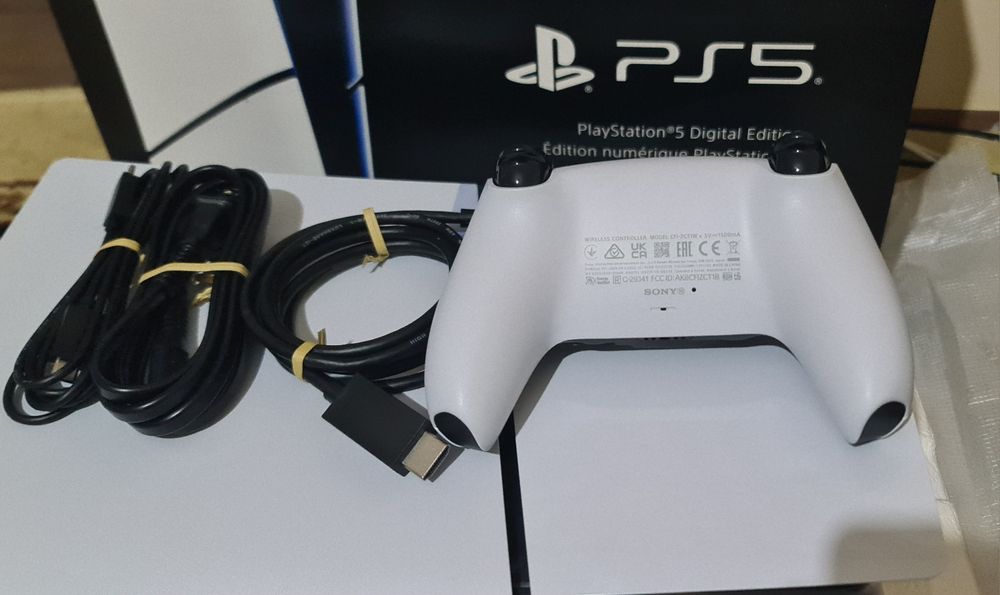 PS 5 Slim Yangi  1 ta orginal pult