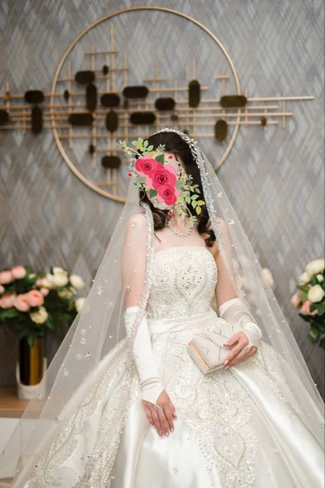 Роскошное свадебное платье + полный комплект аксессуаров