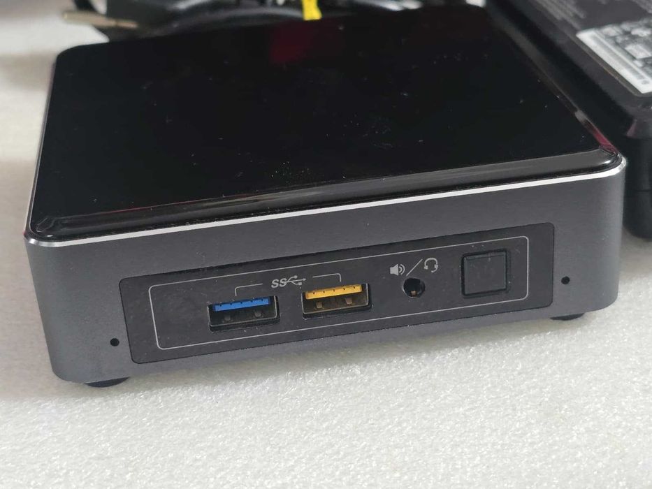 Mini PC Intel NUC NUC7i3BNK, Core i3-7100U 2.40GHz, 8GB RAM, 240GB SSD, Windows 11 Pro