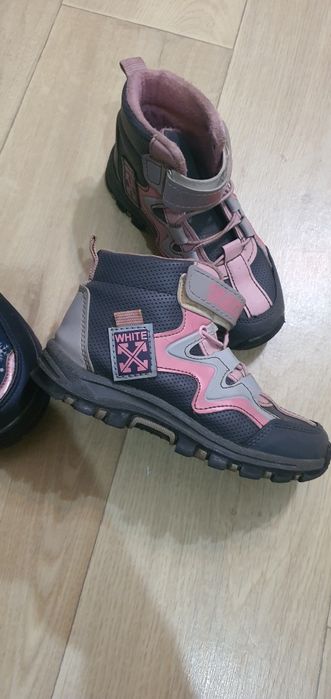 Сапоги  ботинки на девочку