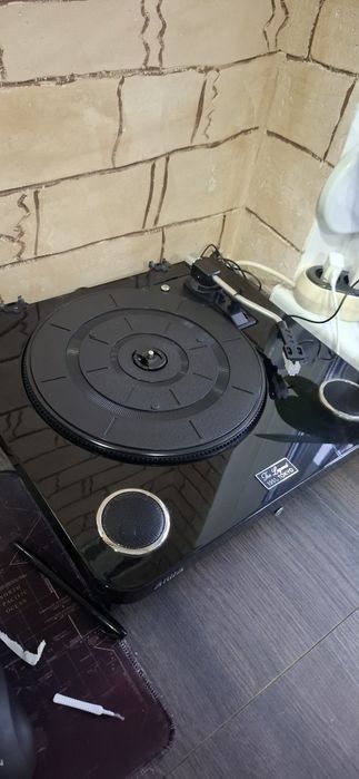 Грамофон AIWA в гаранция плюс 2 плочи