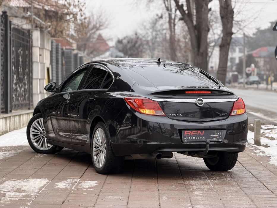 Opel Insignia 2.0-130CP Berlina