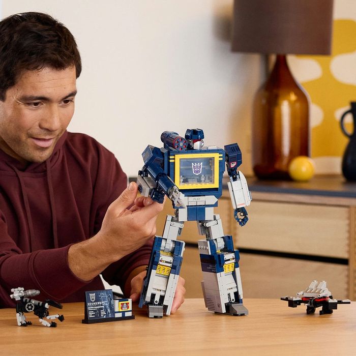 Lego 10358  Transformers Soundwave lego icons