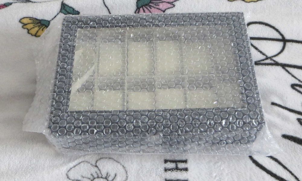 Кутия за 12 часовника (или за бижута)