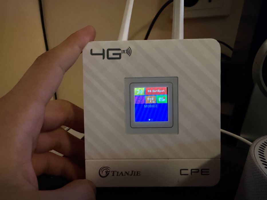 Komplekt kompyuter + wi fi+ yandex alisa