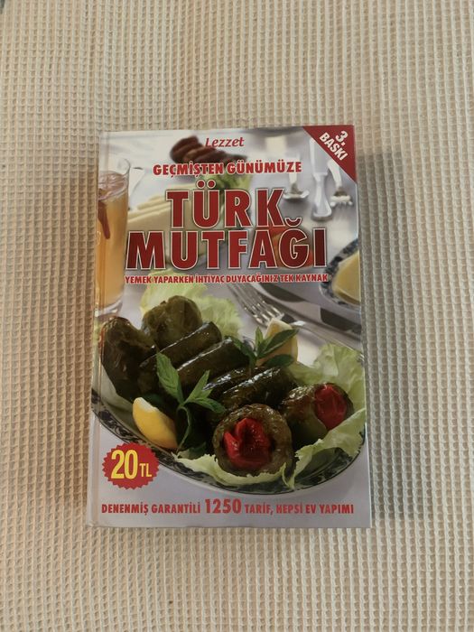 кулинарая  книга ,сказки на турецком языке.
