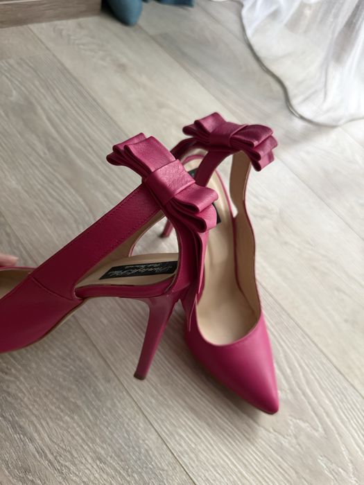 Pantofi decupati la spate cu funda decorativa din piele, marimea 39