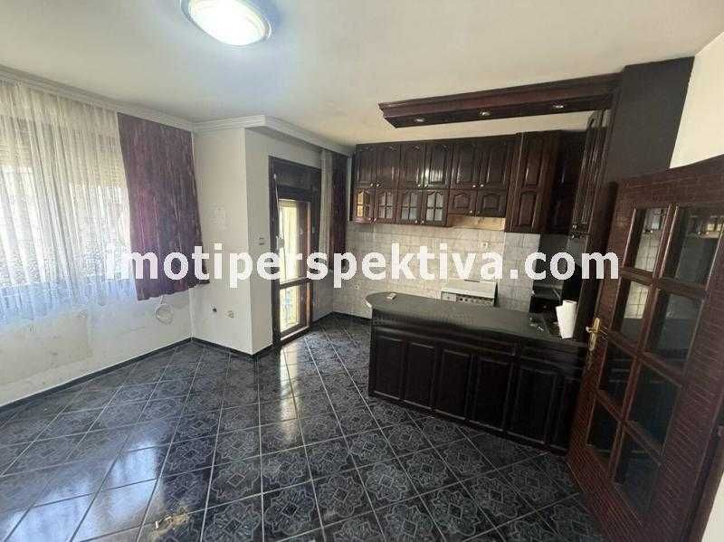 реф.17863 Среден етаж, отлична локация-Здравна каса!