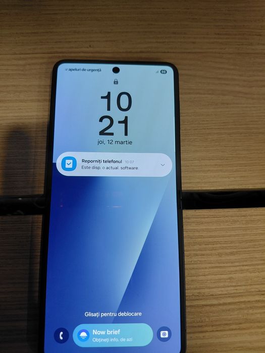 Samsung Z Flip 7,nou ,nefolosit. 3000 ron