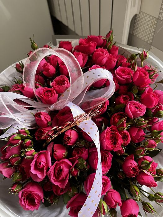 Цветы свежая роза пуч