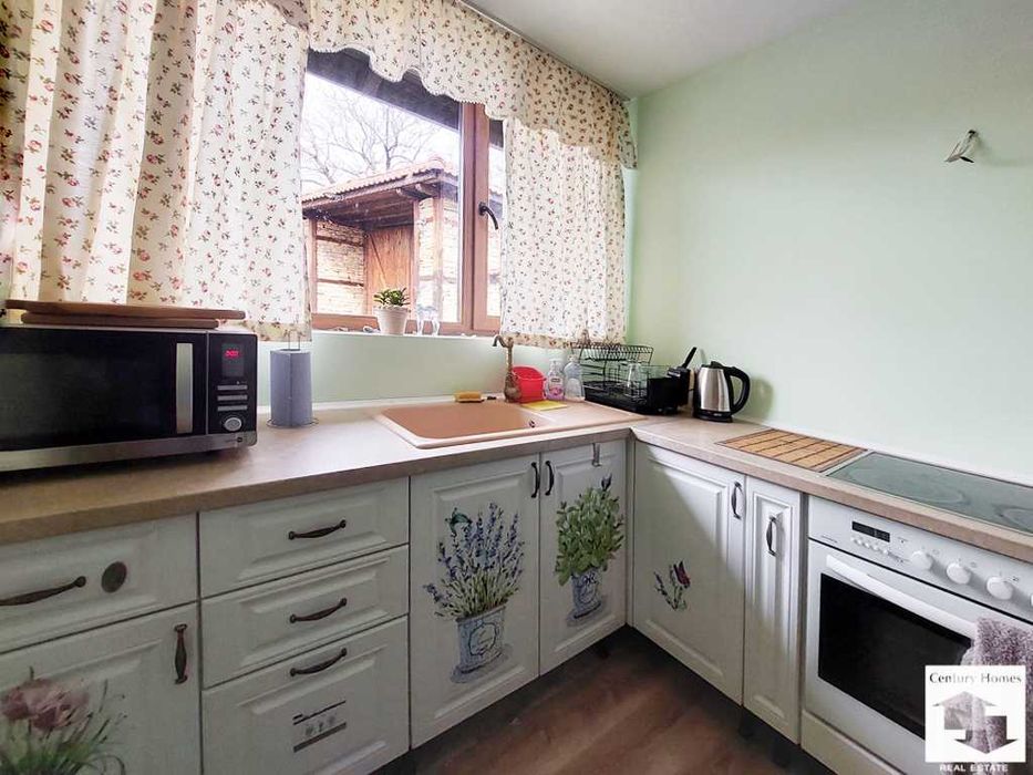 140337 Уникален имот с 5 дка двор и две къщи в с. Паскалевец