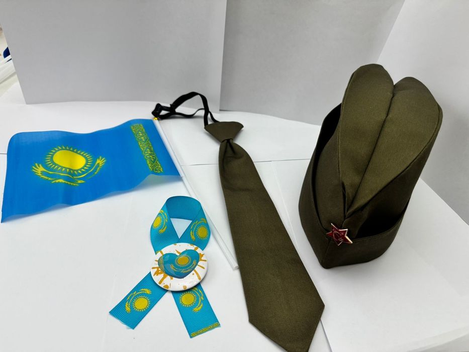 Пилотка военная на 9 мая галстуки и значки