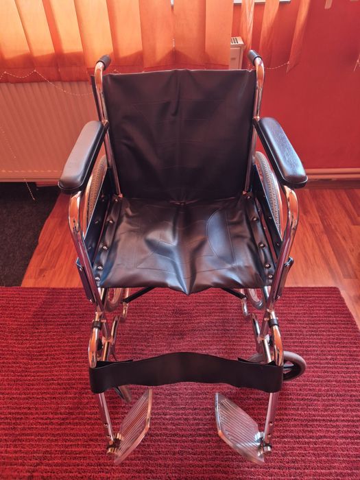 Scaun cu rotile pliabil