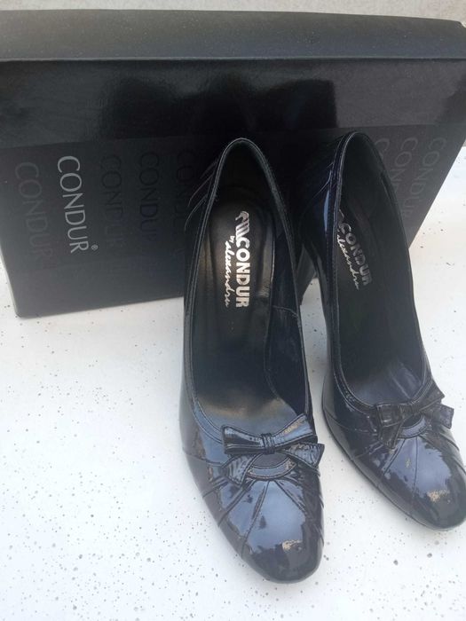 Pantofi Condur cu model deosebit
