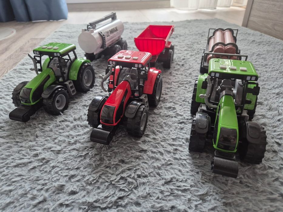 Tractoare cu remorca sunete si lumini.