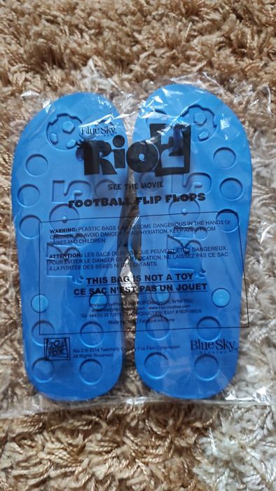 Детски Джапанки от филма Рио 2

Размер на подметката 24см.

Чисто но