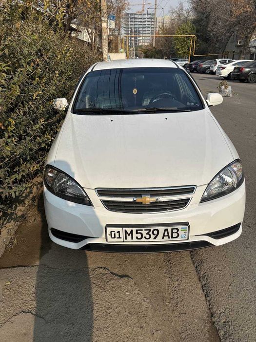 Продаю машину Lacetti / Gentra